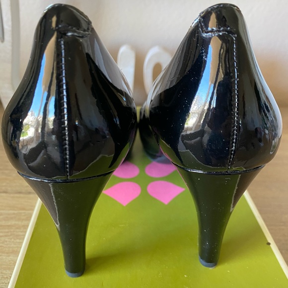 Naturalizer Black Patent Heels - Picture 5 of 8